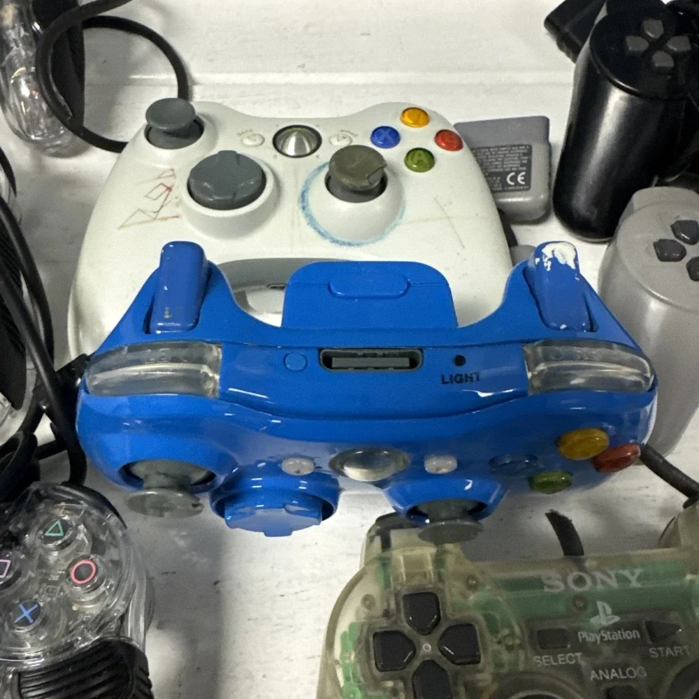 Lot of UNTESTED 8 Controllers‎ Xbox Sony Playstation Game Stop As Is For Parts